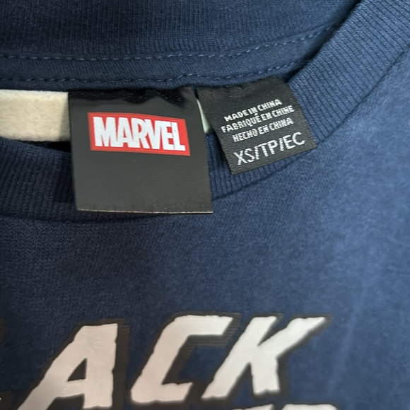 Marvel Black Panther Sweatshirt NWT with Flaw - Picture 5 of 5